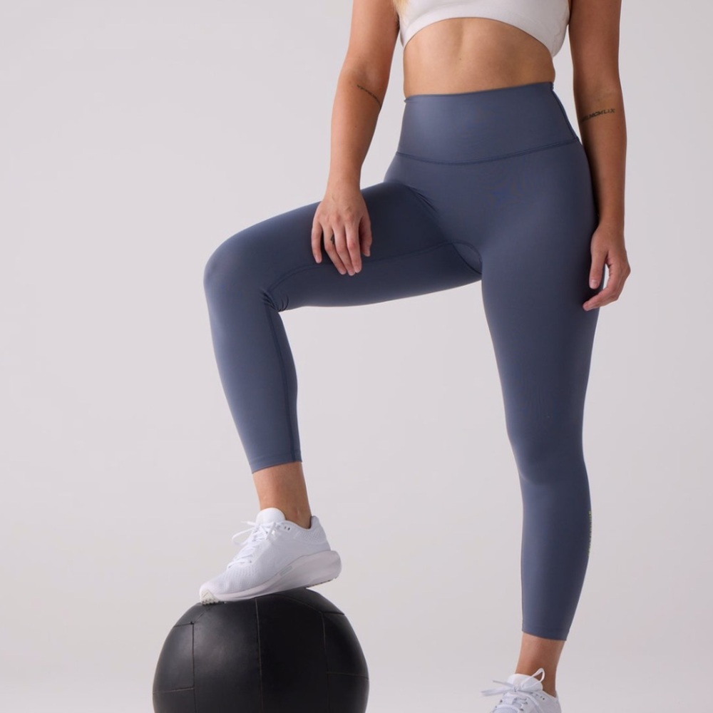 NEW Centerline
Rise ‘n Rally 7/8 Legging